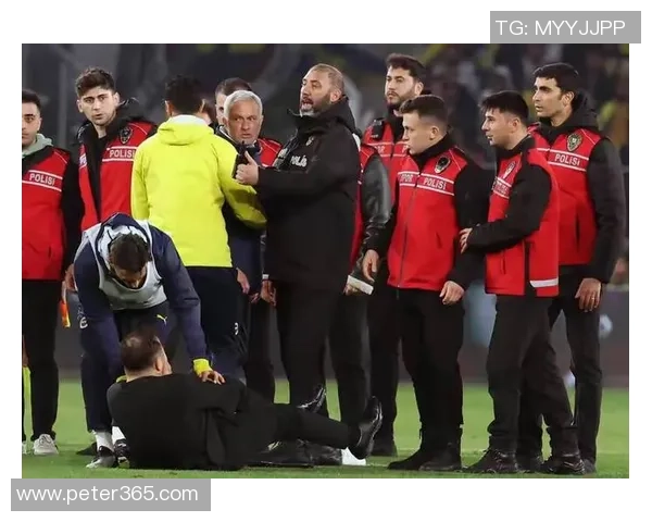 国米友谊赛大胜曼联四球狂欢绝杀瞬间引发转会热议