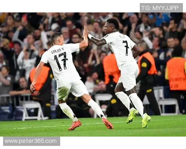 波尔图狂胜皇马四球零封赛场瞬间引发热烈讨论